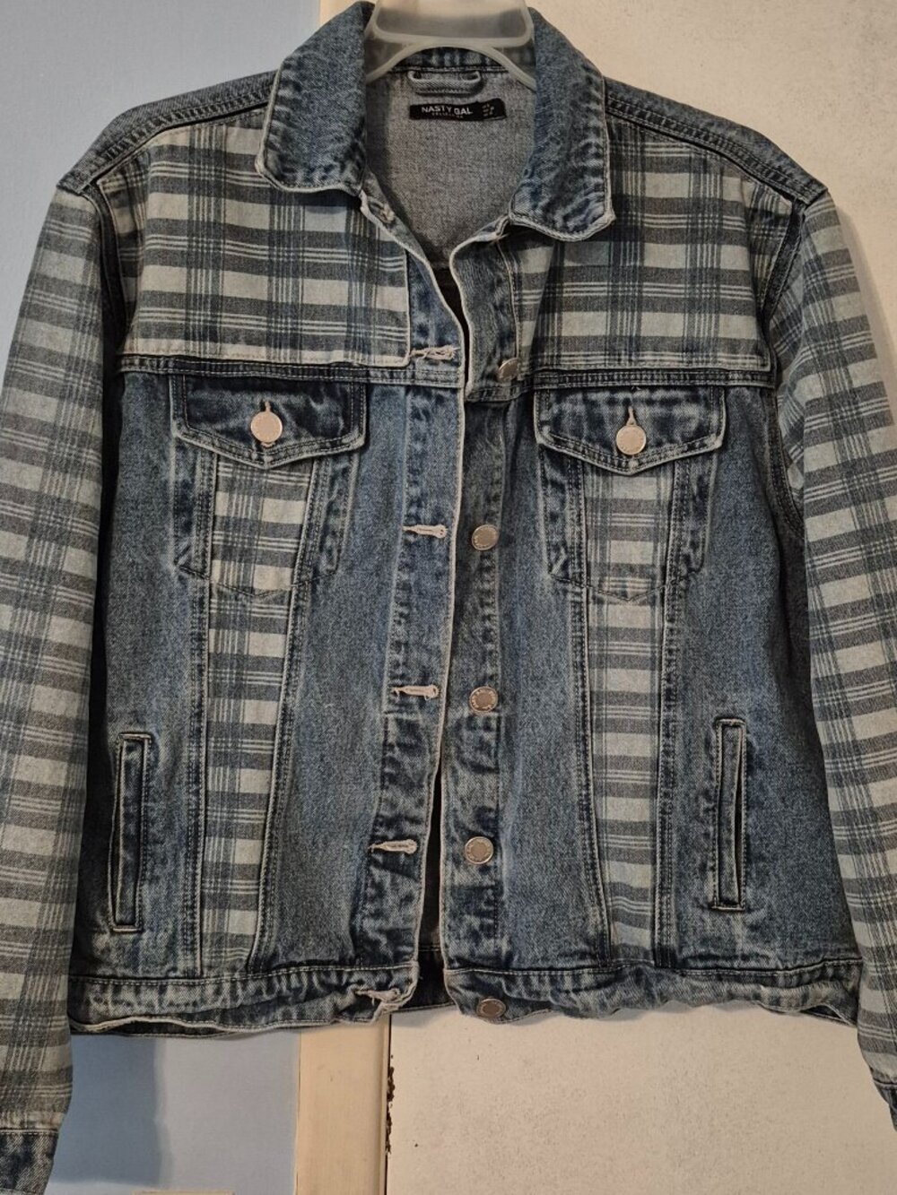 Nasty Gal Blue Plaid Denim Jean Jacket Long Sleeves Pockets Women's Size 6 EUC